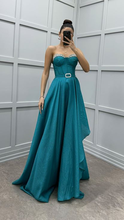 Turkuaz Straplez Göğsü İşlemeli Kemerli Abiye Elbise