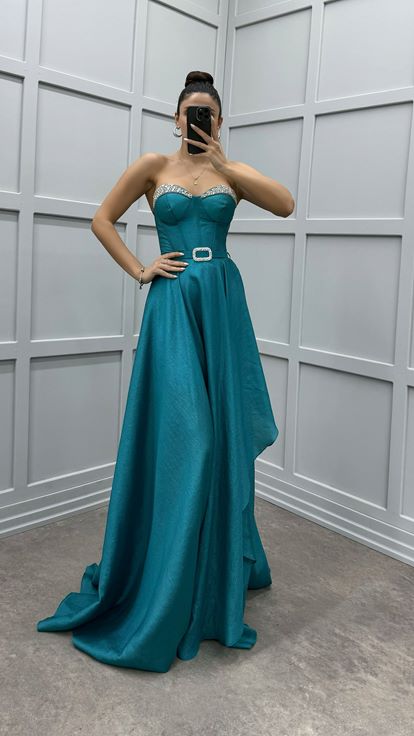 Turkuaz Straplez Göğsü İşlemeli Kemerli Abiye Elbise