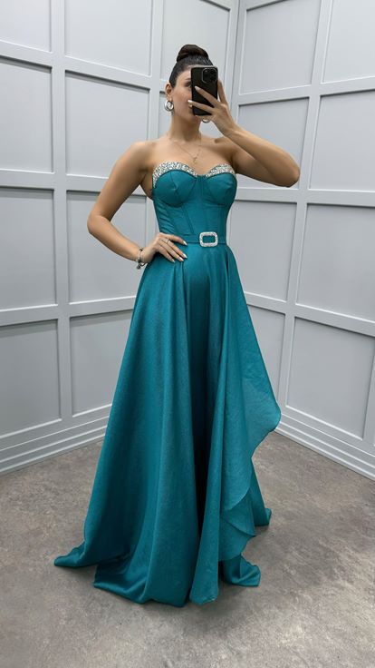 Turkuaz Straplez Göğsü İşlemeli Kemerli Abiye Elbise