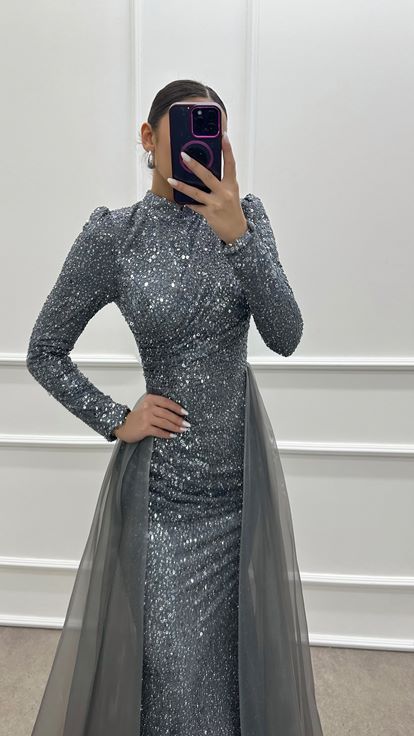 Robe hijab à sequins et détails en tulle gris