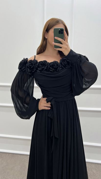 Abito İn Chiffon Taglie Forti Con Maniche A Palloncino Rosa Con Petto Nero