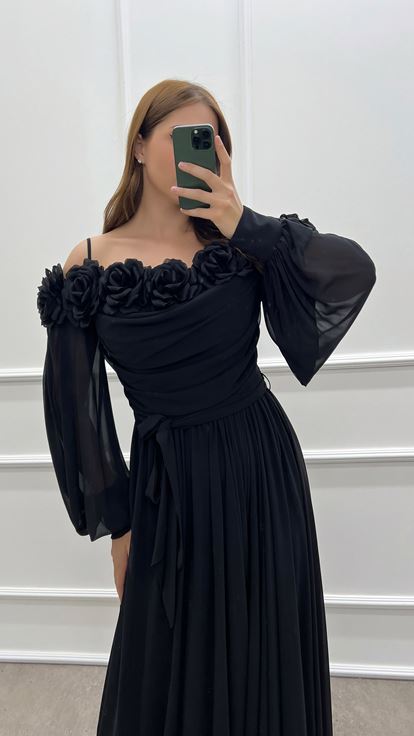 Abito İn Chiffon Taglie Forti Con Maniche A Palloncino Rosa Con Petto Nero