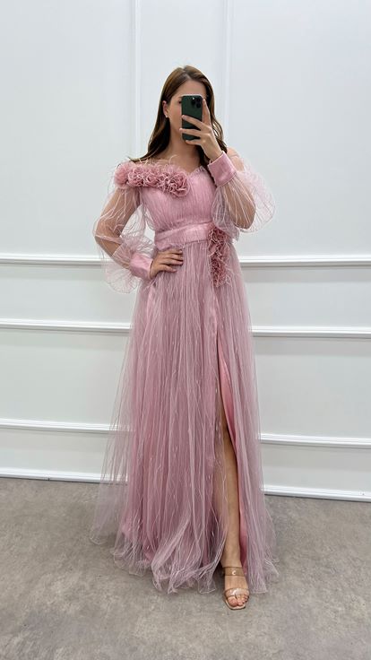 Abito Dal Design Taglie Forti Con Dettagli İn Piume Sul Petto E Sulla Vita İn Polvere