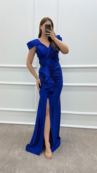 Saks Shoulder Detail Waist Flounced Design Satin Plus Size Evening Dress