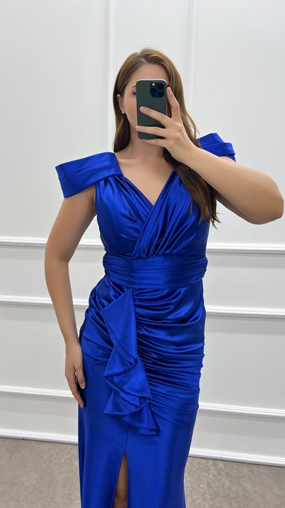 Saks Shoulder Detail Waist Flounced Design Satin Plus Size Evening Dress