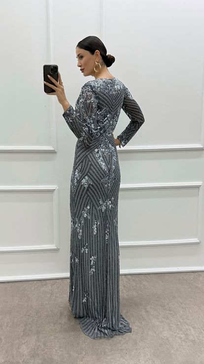 Abito Da Sera Dal Design Ricamato Speciale Con Scollo A V Grigio