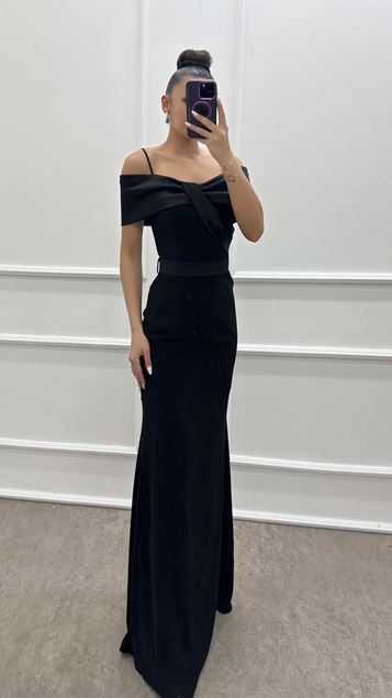 Siyah İp Askılı Göğsü Fiyonk Elbise