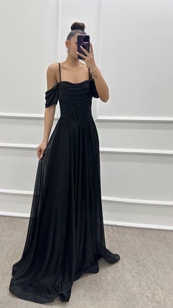 Vestido negro con correa de cuerda con detalle de hombro con purpurina