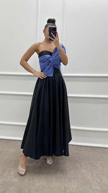 Indigo Robe à une épaule avec noeud sur la poitrine