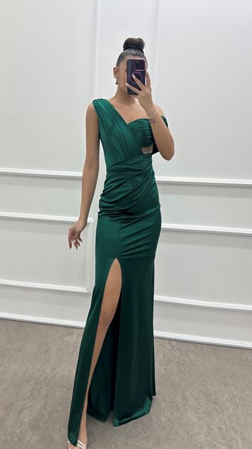 Robe émeraude à une épaule à une épaule à détails transparents