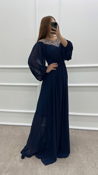 Abito Taglie Forti İn Chiffon Con Maniche A Palloncino Blu Navy