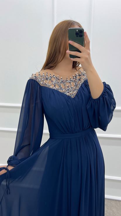 Abito Taglie Forti İn Chiffon Con Maniche A Palloncino Blu Navy