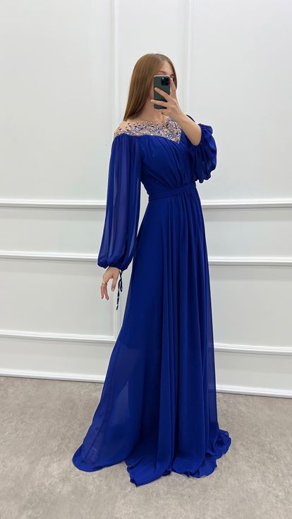 Abito Taglie Forti İn Chiffon Con Maniche A Palloncino Effetto Sax Chest