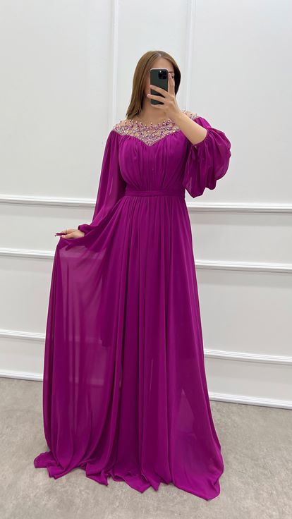 Abito Taglie Forti İn Chiffon Con Maniche A Palloncino Sul Petto Fucsia