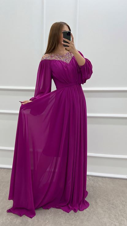 Abito Taglie Forti İn Chiffon Con Maniche A Palloncino Sul Petto Fucsia