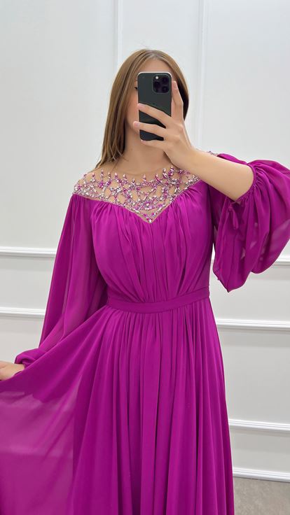 Abito Taglie Forti İn Chiffon Con Maniche A Palloncino Sul Petto Fucsia