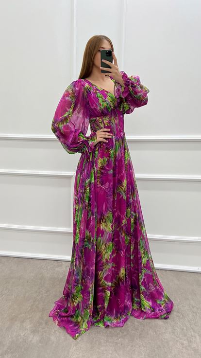 Gemustertes Chiffon-Kleid in Fuchsia mit Ballonärmeln in Übergröße