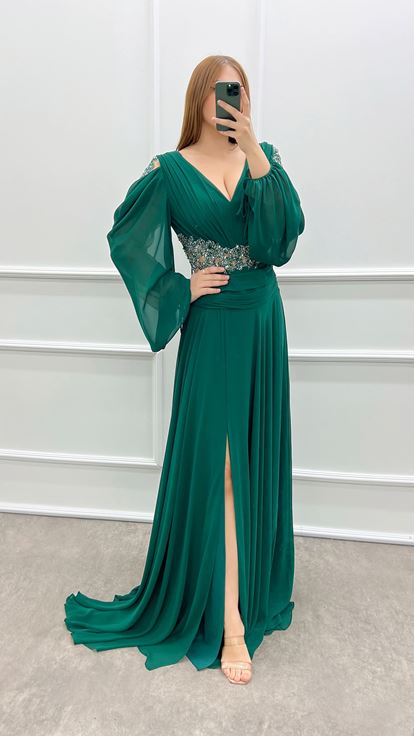 Robe grande taille en mousseline de soie avec manches à col en V vert émeraude et pierre à la taille