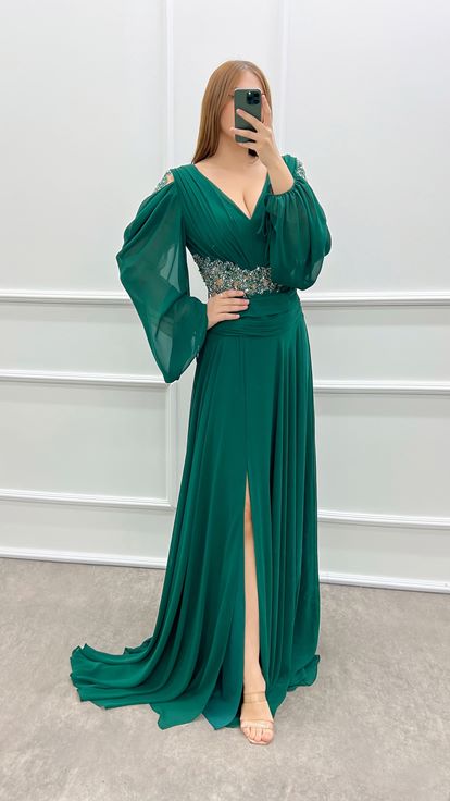 Robe grande taille en mousseline de soie avec manches à col en V vert émeraude et pierre à la taille