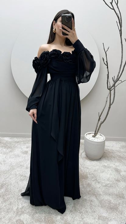 Siyah İp Askılı Yakası Çiçekli Abiye Elbise