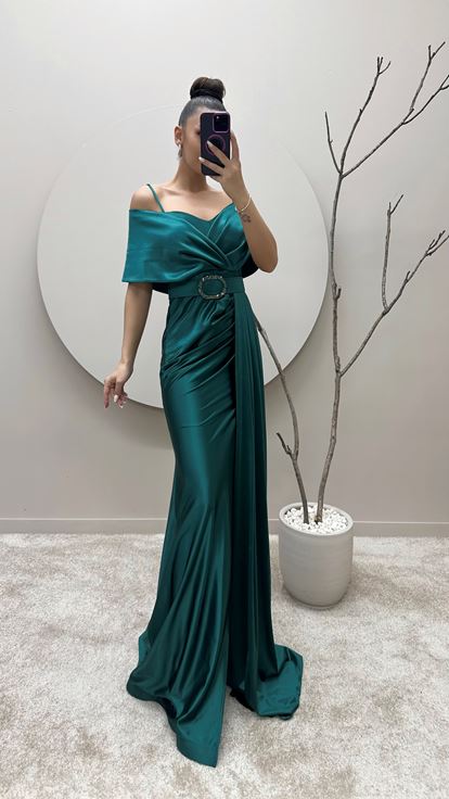 Emerald Green Boat Neck Belted Evening Dress
