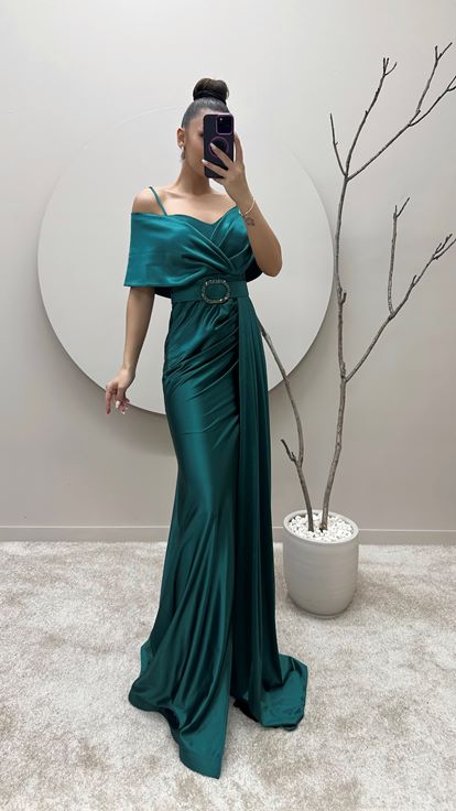 Emerald Green Boat Neck Belted Evening Dress