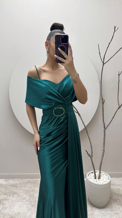 Emerald Green Boat Neck Belted Evening Dress