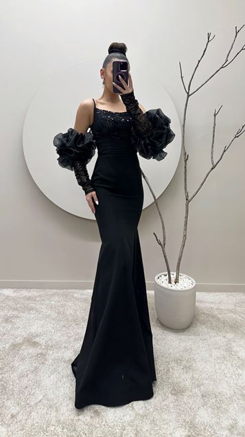 Vestido de noche de lentejuelas en el pecho con correa de cuerda negra