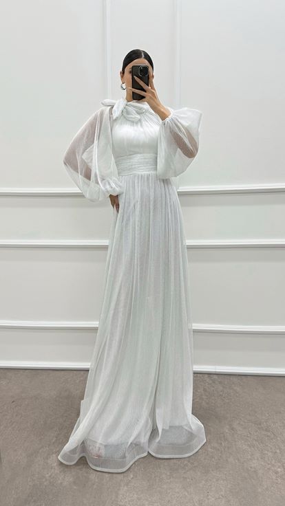 White Neck Bow Detail Tulle Evening Dress