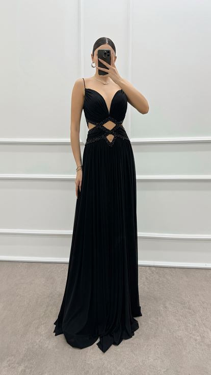 Schwarzes Abendkleid mit Seilträgern und transparenter Taille