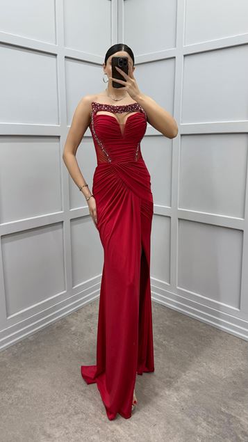 Vestido de noche drapeado transparente con detalle de hombros