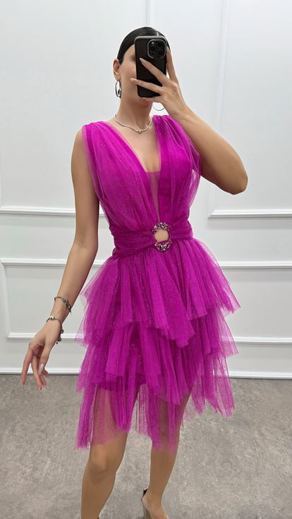 Broche de cintura fucsia diseño mini vestido de tul