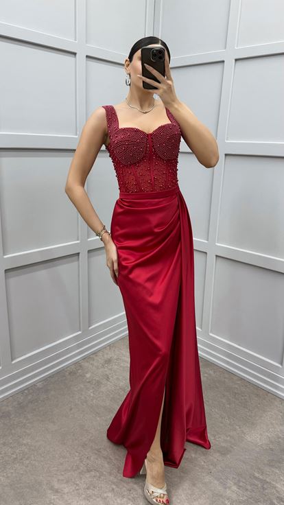 Kırmızı Göğsü Boncuk İşlemeli Transparan Abiye Elbise