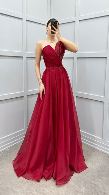 Abito Da Sera İn Tulle Ricamato Con Dettaglio Rosso Sul Petto