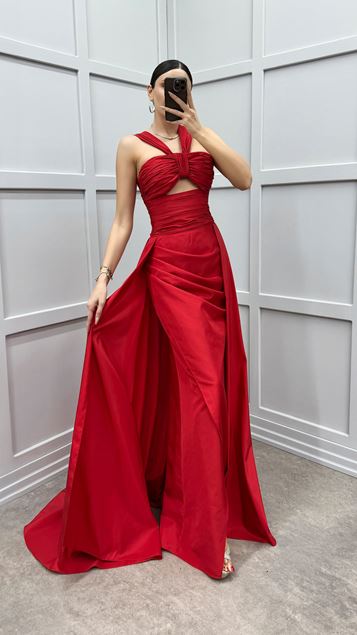 Vestido de noche drapeado transparente con detalle de hombros rojos