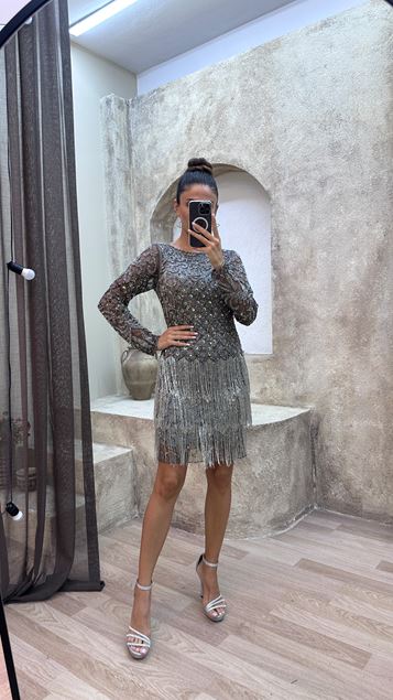 Grigio grigio grigio speciale abito da design ricamato