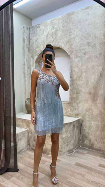 Robe de design brodée spéciale brodée à une épaule bleue