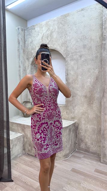 Vestido de diseño bordado especial de Fuchsia V -neck Chest