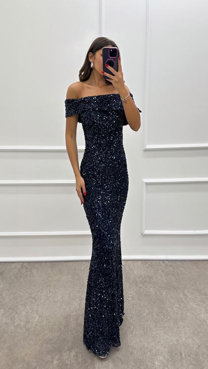 Vestido de diseño de lentejuelas con cuello Madonna azul marino