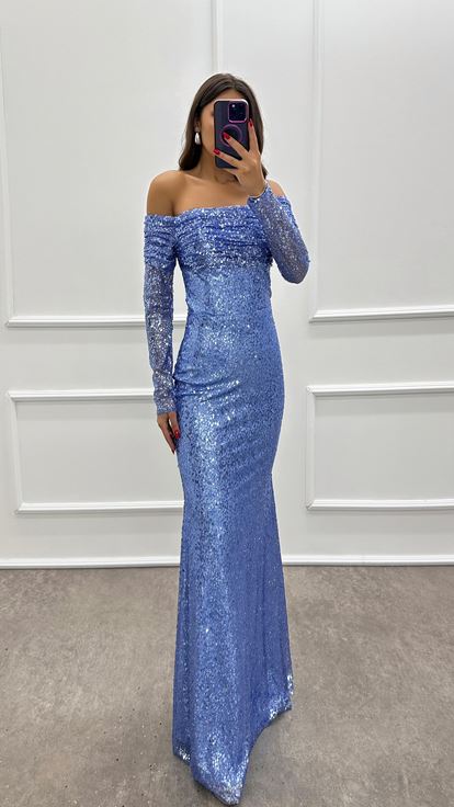 فستان سهرة أزرق نيلي بدون حمالات مزين بالترتر