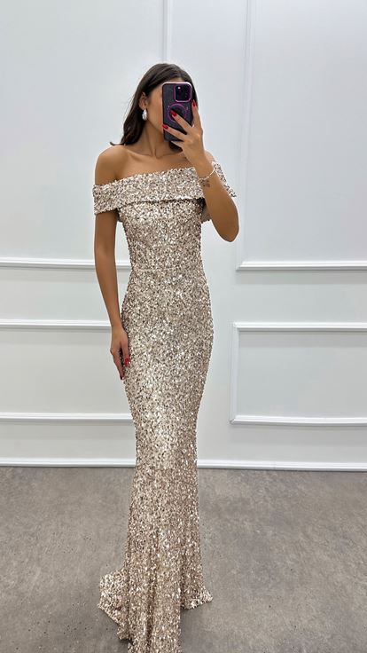 Bej Madonna Yaka Payet Tasarım Elbise