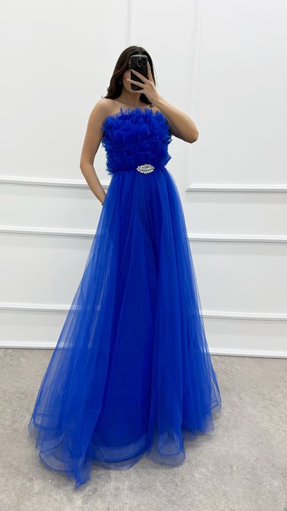 Saks Straplez Göğüs Detay Broşlu Tül Elbise