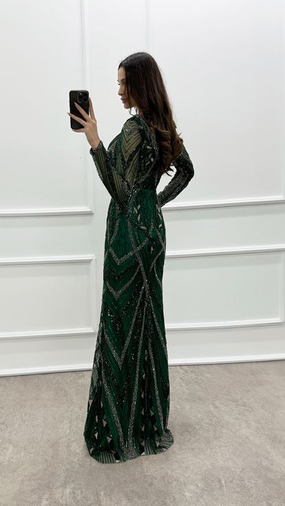 Smaragdgrünes Designer Kleid mit V Ausschnitt und Stickereien