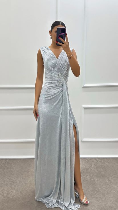 Gri V Yaka Bel Detay Tasarım Elbise