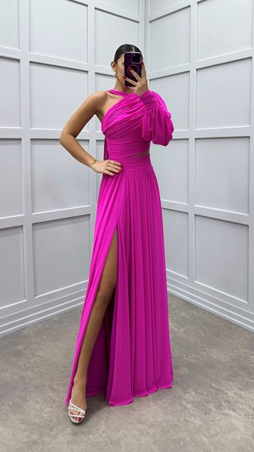 Abito fucsia dal design con dettagli sulla spalla a manica singola