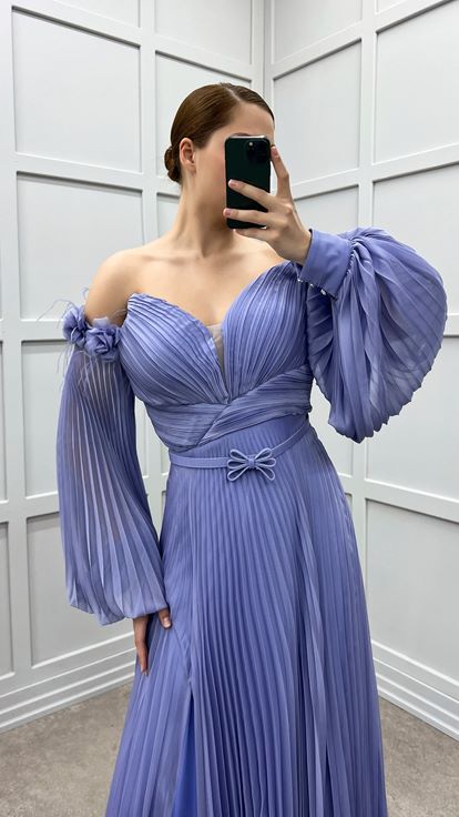 Bebe Mavi Omuzları Güllü Pliseli Büyük Beden Abiye