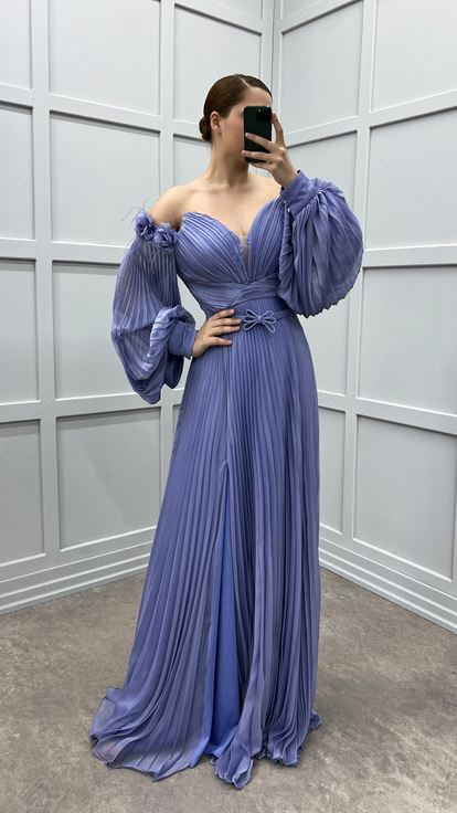 Bebe Mavi Omuzları Güllü Pliseli Büyük Beden Abiye