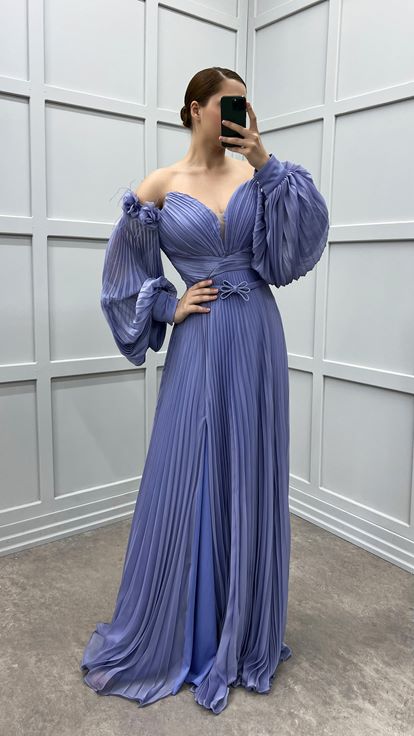 Bebe Mavi Omuzları Güllü Pliseli Büyük Beden Abiye