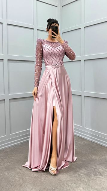 Powder Chest And Sleeves Embroidered Evening Dress