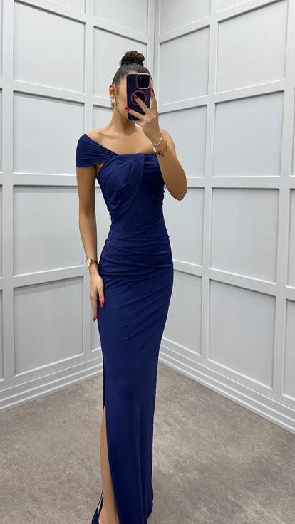 Abito monospalla blu navy con dettaglio sul busto